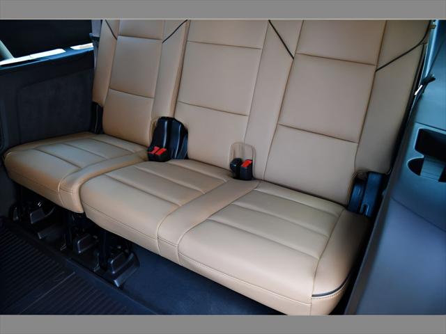 2025 Cadillac Escalade ESV SUV in Crystal White Tricoat thumbnail 18