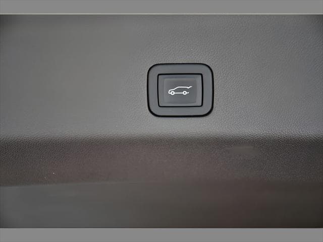 2025 Cadillac Escalade ESV SUV in Crystal White Tricoat thumbnail 25