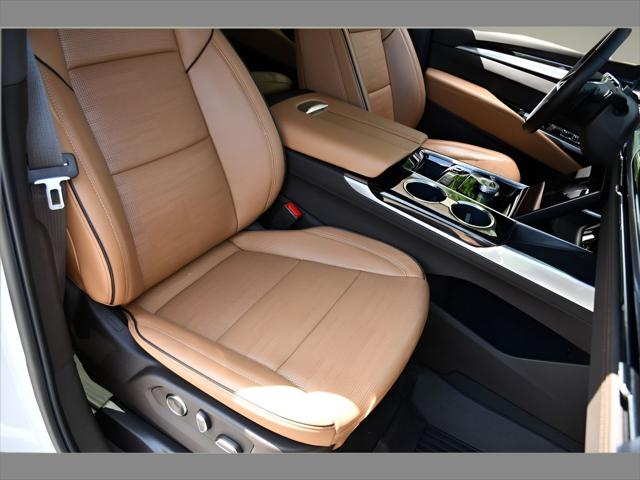 2025 Cadillac Escalade ESV SUV in Crystal White Tricoat thumbnail 30
