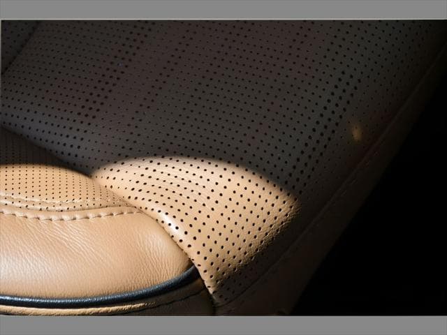 2025 Cadillac Escalade ESV SUV in Crystal White Tricoat thumbnail 32