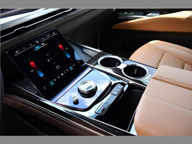 2025 Cadillac Escalade ESV SUV in Crystal White Tricoat thumbnail 36