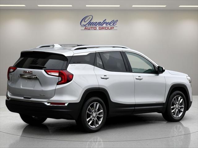 2022 GMC Terrain SUV in Quicksilver Metallic thumbnail 4
