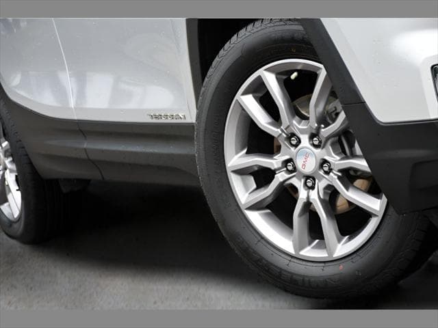 2022 GMC Terrain SUV in Quicksilver Metallic thumbnail 11