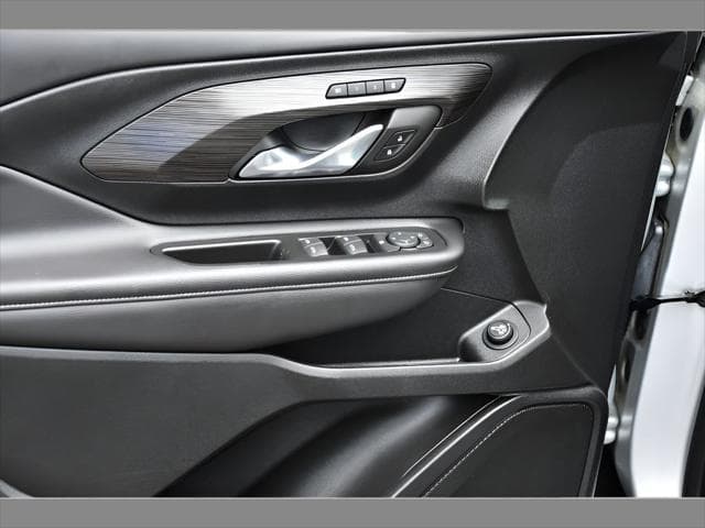 2022 GMC Terrain SUV in Quicksilver Metallic thumbnail 26