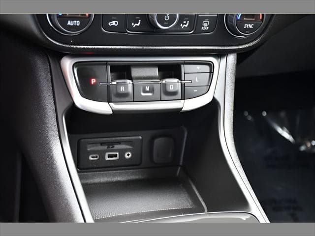 2022 GMC Terrain SUV in Quicksilver Metallic thumbnail 38