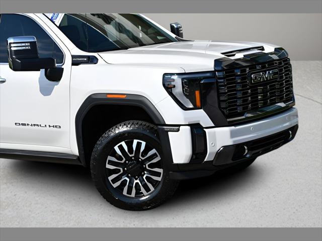 2024 GMC Sierra 2500HD Truck in White Frost Tricoat thumbnail 10