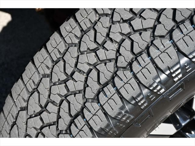 2024 GMC Sierra 2500HD Truck in White Frost Tricoat thumbnail 12