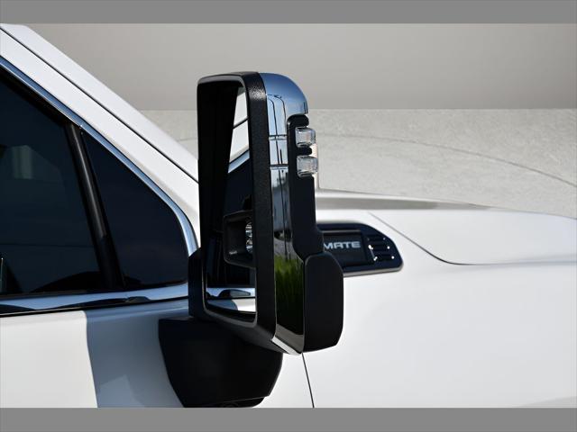 2024 GMC Sierra 2500HD Truck in White Frost Tricoat thumbnail 29