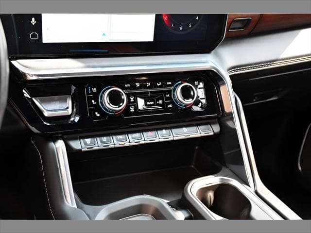 2024 GMC Sierra 2500HD Truck in White Frost Tricoat thumbnail 38