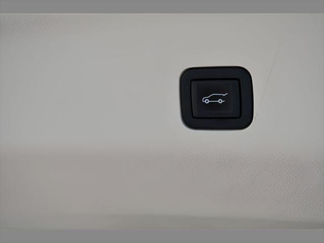 2021 Cadillac Escalade SUV in Crystal White Tricoat thumbnail 25