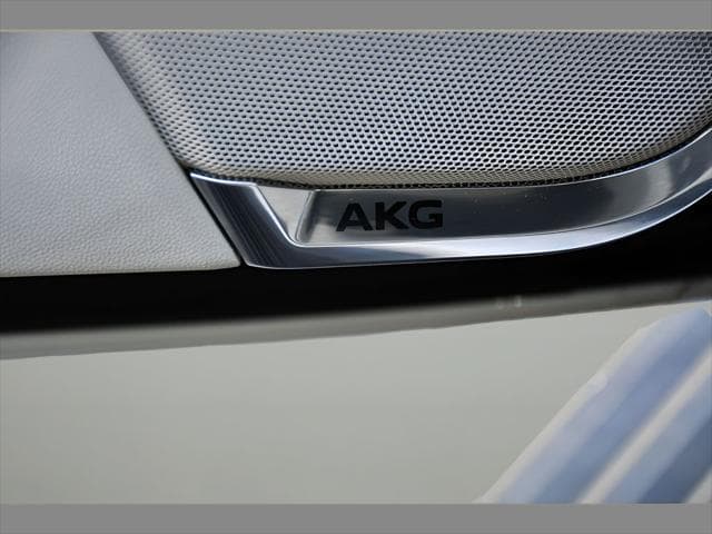2021 Cadillac Escalade SUV in Crystal White Tricoat thumbnail 28