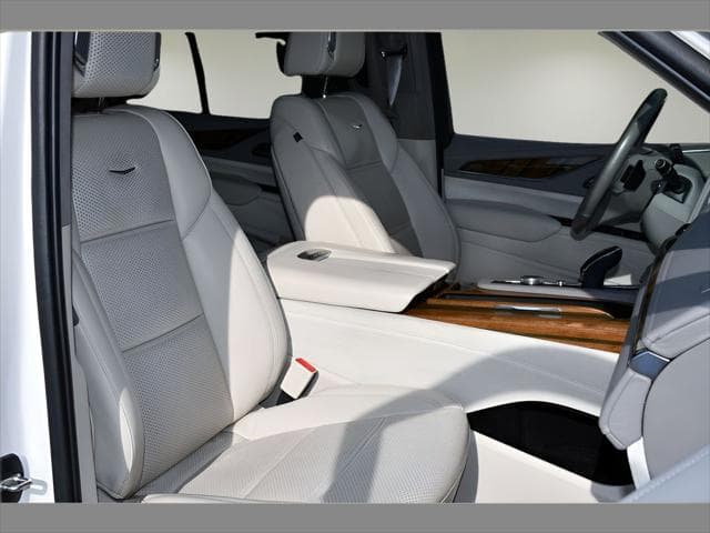 2021 Cadillac Escalade SUV in Crystal White Tricoat thumbnail 32