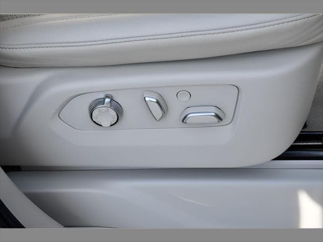 2021 Cadillac Escalade SUV in Crystal White Tricoat thumbnail 33