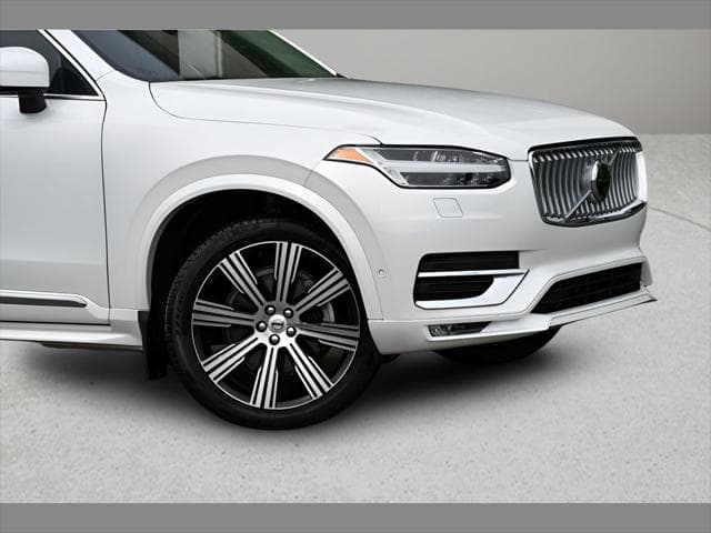 2024 Volvo XC90 SUV in Crystal White Metallic thumbnail 10