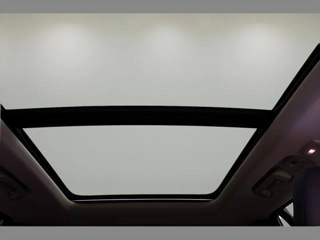 2024 Volvo XC90 SUV in Crystal White Metallic thumbnail 15