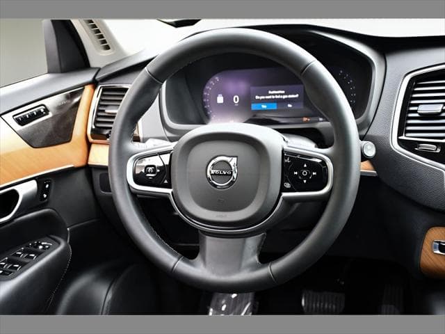 2024 Volvo XC90 SUV in Crystal White Metallic thumbnail 18
