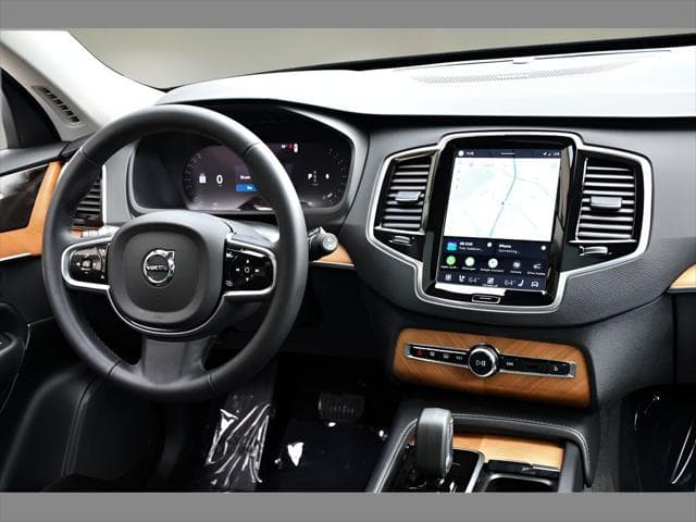 2024 Volvo XC90 SUV in Crystal White Metallic thumbnail 19