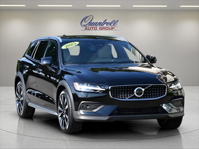 2025 Volvo V60 Cross Country Wagon in Onyx Black Metallic - Image 2