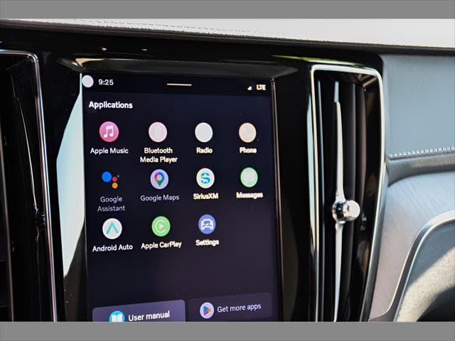 2025 Volvo V60 Cross Country Wagon in Onyx Black Metallic thumbnail 20