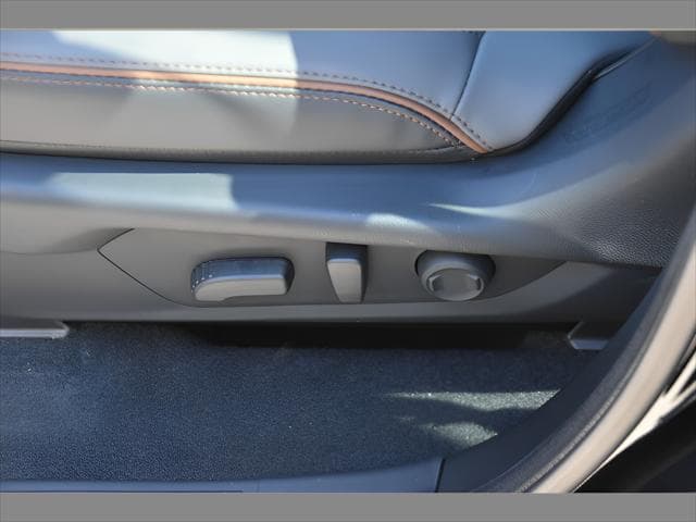 2026 Subaru Forester SUV in Crystal Black Silica thumbnail 31