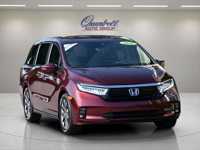 2021 Honda Odyssey Van in Deep Scarlet Pearl - Image 2