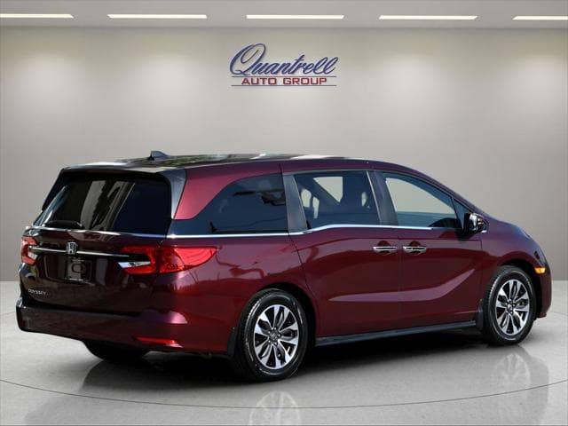 2021 Honda Odyssey Van in Deep Scarlet Pearl thumbnail 4