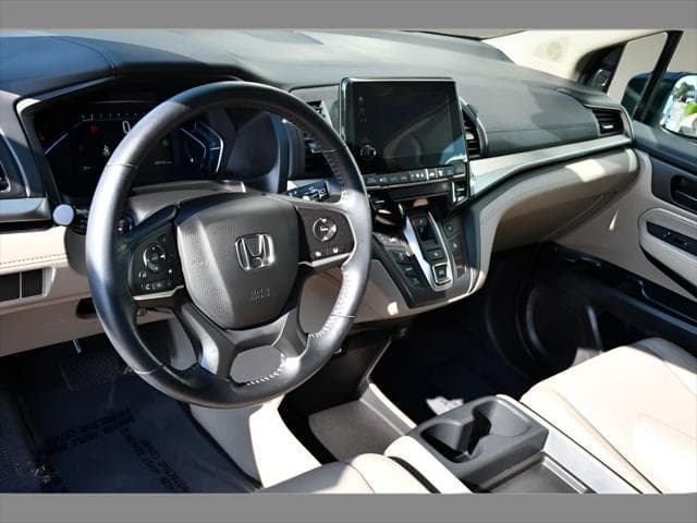 2021 Honda Odyssey Van in Deep Scarlet Pearl thumbnail 13