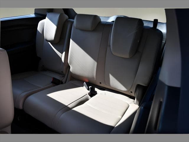 2021 Honda Odyssey Van in Deep Scarlet Pearl thumbnail 17