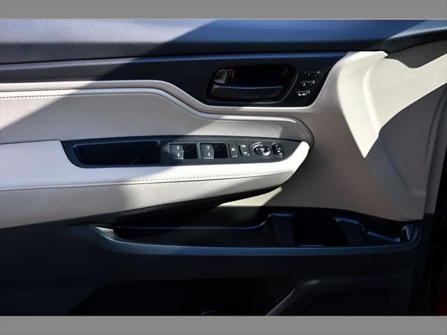 2021 Honda Odyssey Van in Deep Scarlet Pearl thumbnail 26