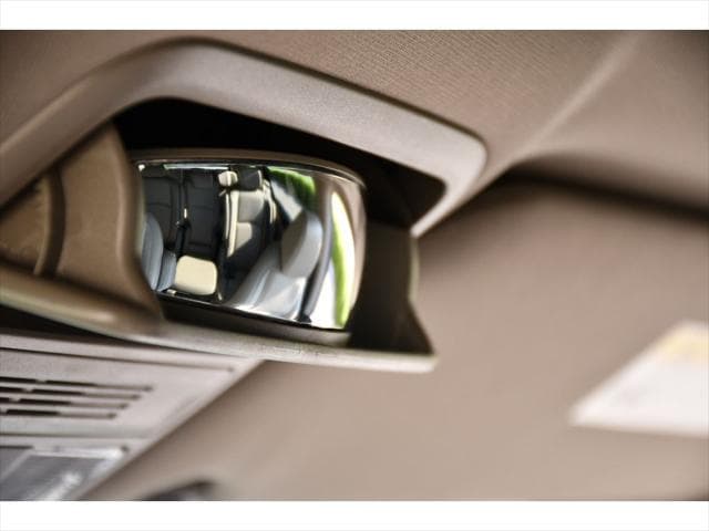 2021 Honda Odyssey Van in Deep Scarlet Pearl - Image 38