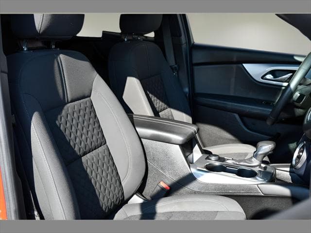 2022 Chevrolet Blazer SUV in Red Hot thumbnail 27