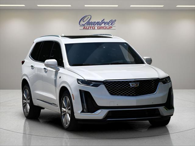 2023 Cadillac XT6 SUV in Crystal White Tricoat thumbnail 2