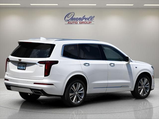 2023 Cadillac XT6 SUV in Crystal White Tricoat thumbnail 4