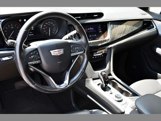 2023 Cadillac XT6 SUV in Crystal White Tricoat thumbnail 12