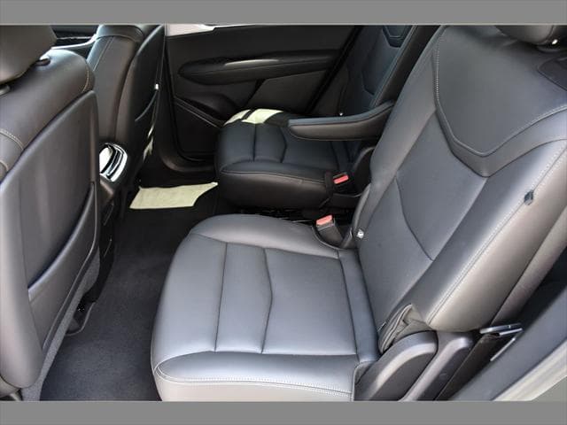 2023 Cadillac XT6 SUV in Crystal White Tricoat thumbnail 15