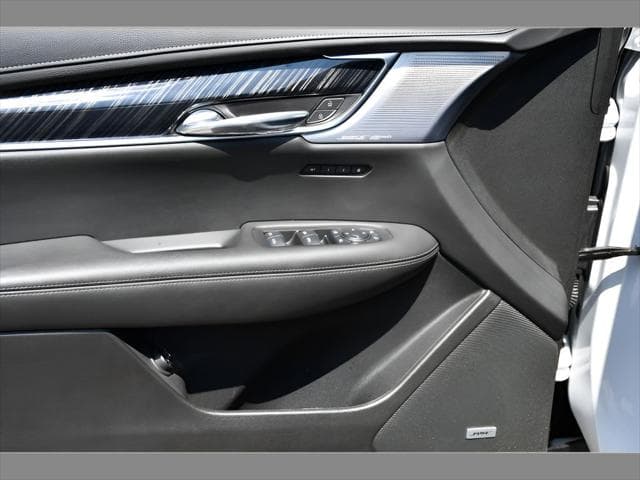 2023 Cadillac XT6 SUV in Crystal White Tricoat thumbnail 27