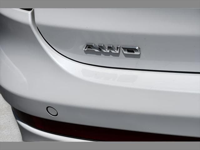 2023 Cadillac XT6 SUV in Crystal White Tricoat thumbnail 29