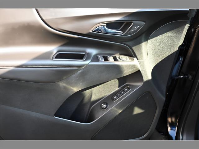 2018 Chevrolet Equinox SUV in Mosaic Black Metallic thumbnail 25