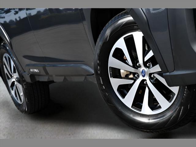 2025 Subaru Outback SUV in Magnetite Gray Metallic thumbnail 11