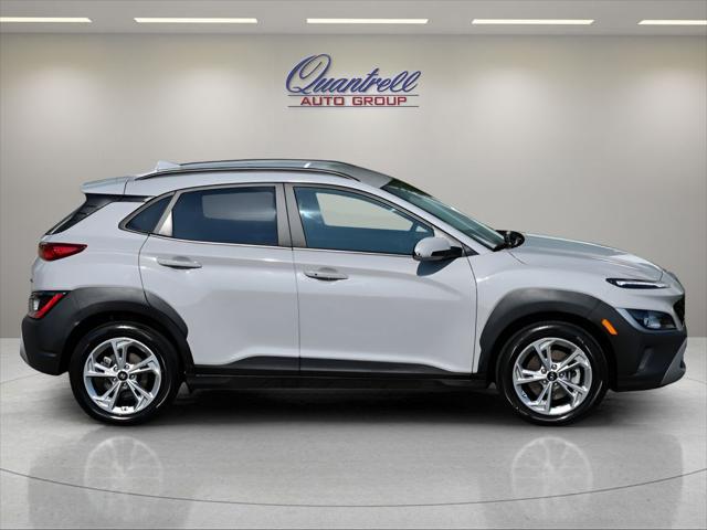 2023 Hyundai Kona SUV in Cyber Silver thumbnail 3