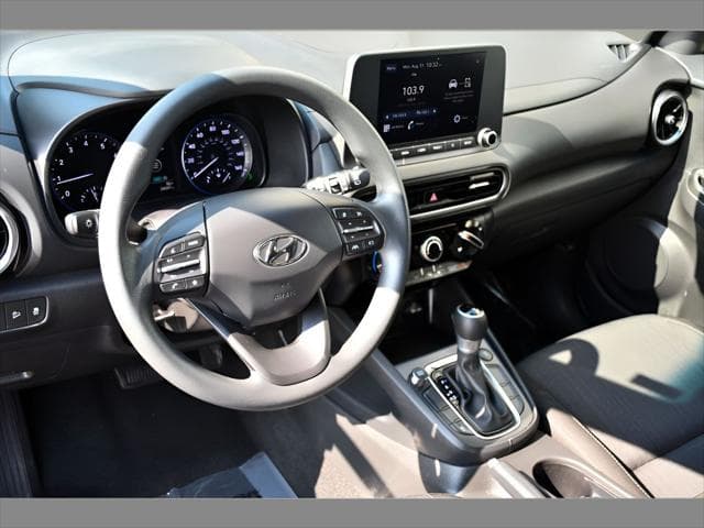 2023 Hyundai Kona SUV in Cyber Silver thumbnail 13