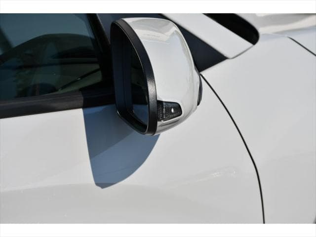 2023 Hyundai Kona SUV in Cyber Silver thumbnail 27
