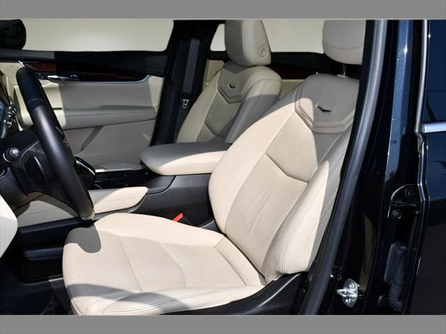 2019 Cadillac XT5 SUV in Stellar Black Metallic thumbnail 14