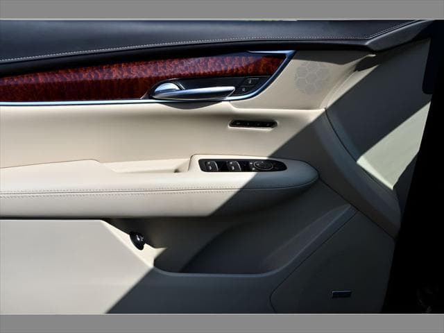 2019 Cadillac XT5 SUV in Stellar Black Metallic thumbnail 27