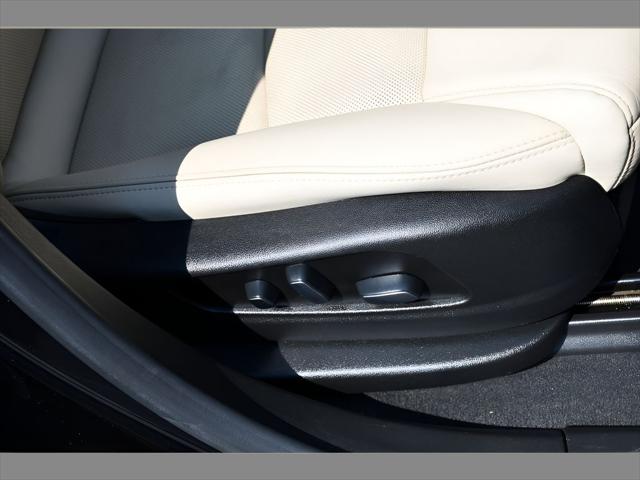 2019 Cadillac XT5 SUV in Stellar Black Metallic thumbnail 32