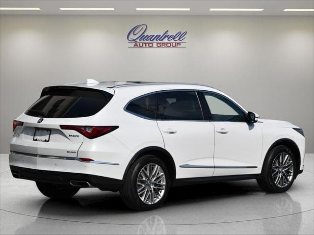 2024 Acura MDX SUV in Platinum White Pearl thumbnail 4
