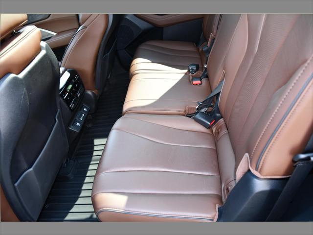 2024 Acura MDX SUV in Platinum White Pearl thumbnail 16