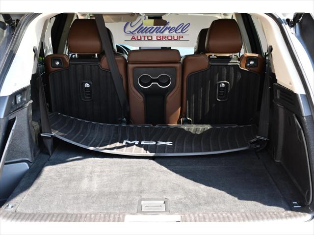 2024 Acura MDX SUV in Platinum White Pearl thumbnail 24