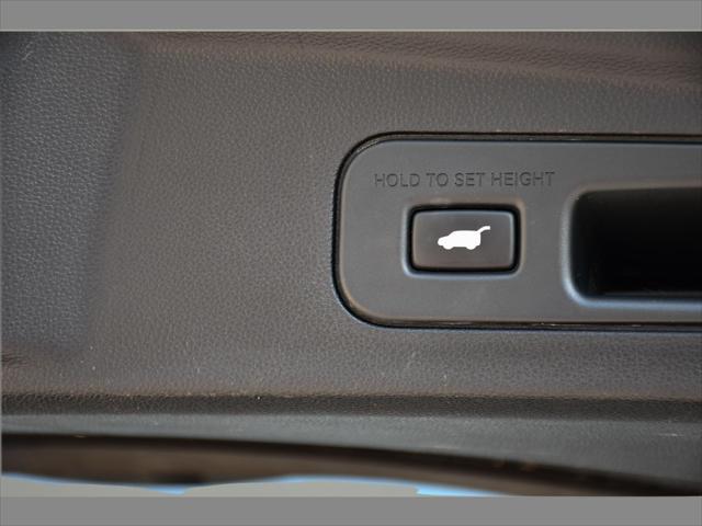 2024 Acura MDX SUV in Platinum White Pearl thumbnail 25