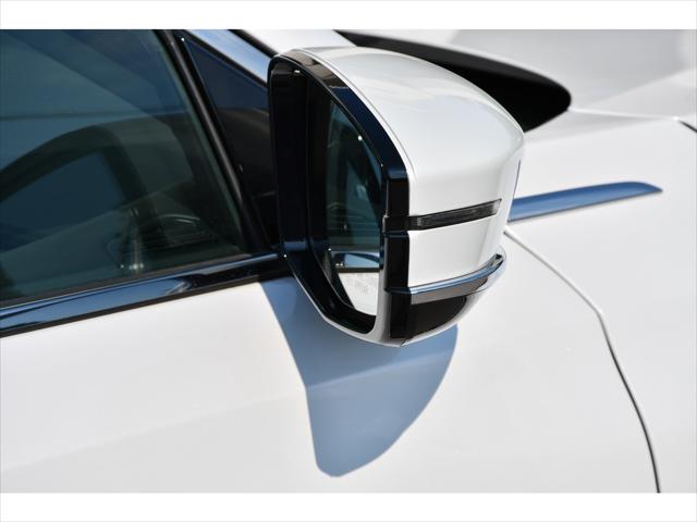 2024 Acura MDX SUV in Platinum White Pearl thumbnail 30